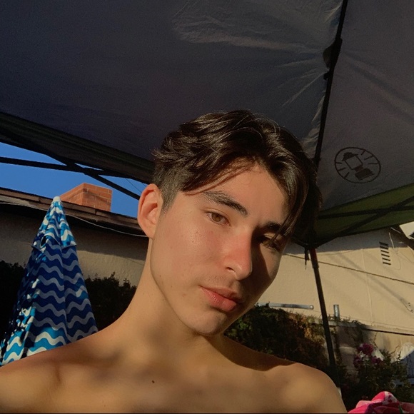 Meet your Posher, Chris - Picture 1 of 1